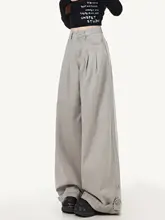 グレーのワイドレッグシワ加工デニムパンツ【夏用・女性・フィット・ストレート】