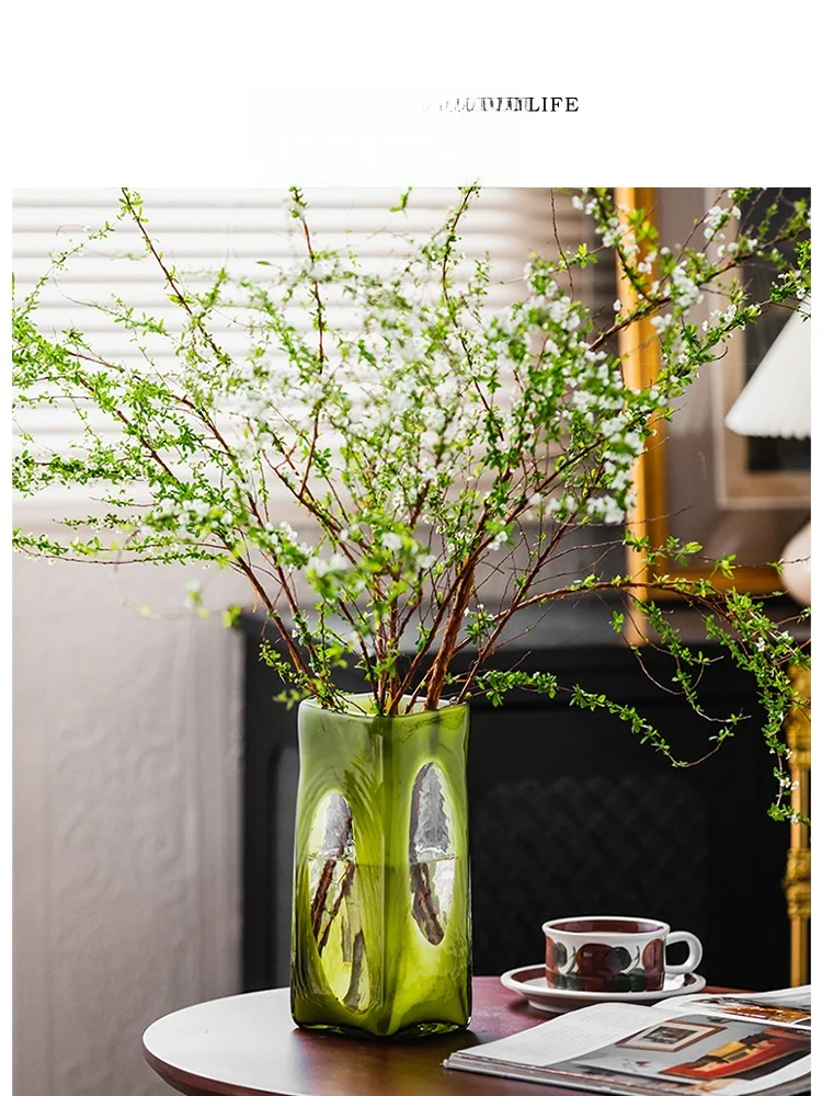 ドライフラワーを花瓶に飾るとき、どうやって選べばいいの？