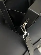 上質感漂う メンズミニショルダーバッグ【デザイン性の高いフラップ型】