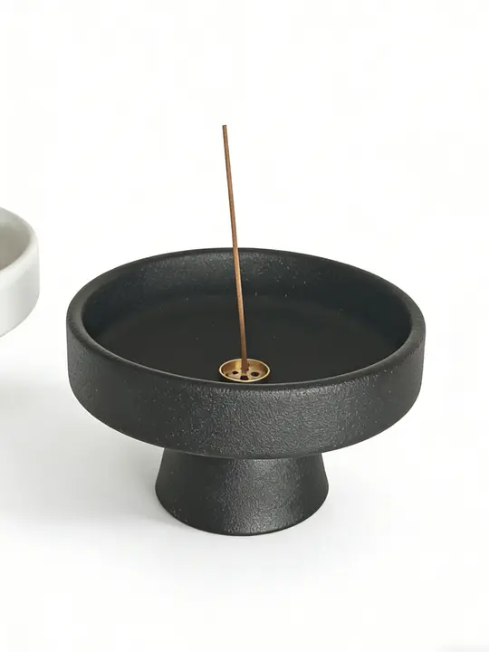 陶製香立て【黒色・高脚・北欧デザイン・家庭用】