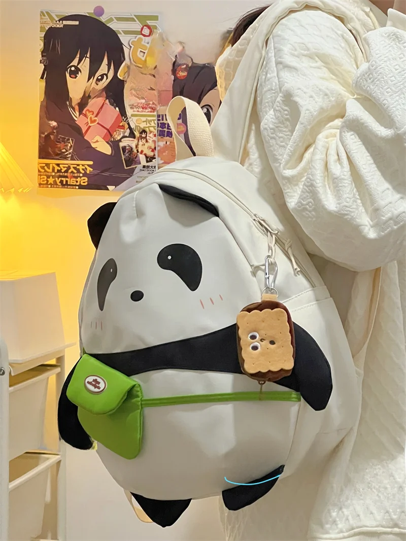 女子大生が選ぶ「かわいいリュック」は、パンダとクッキーのコラボがベスト？