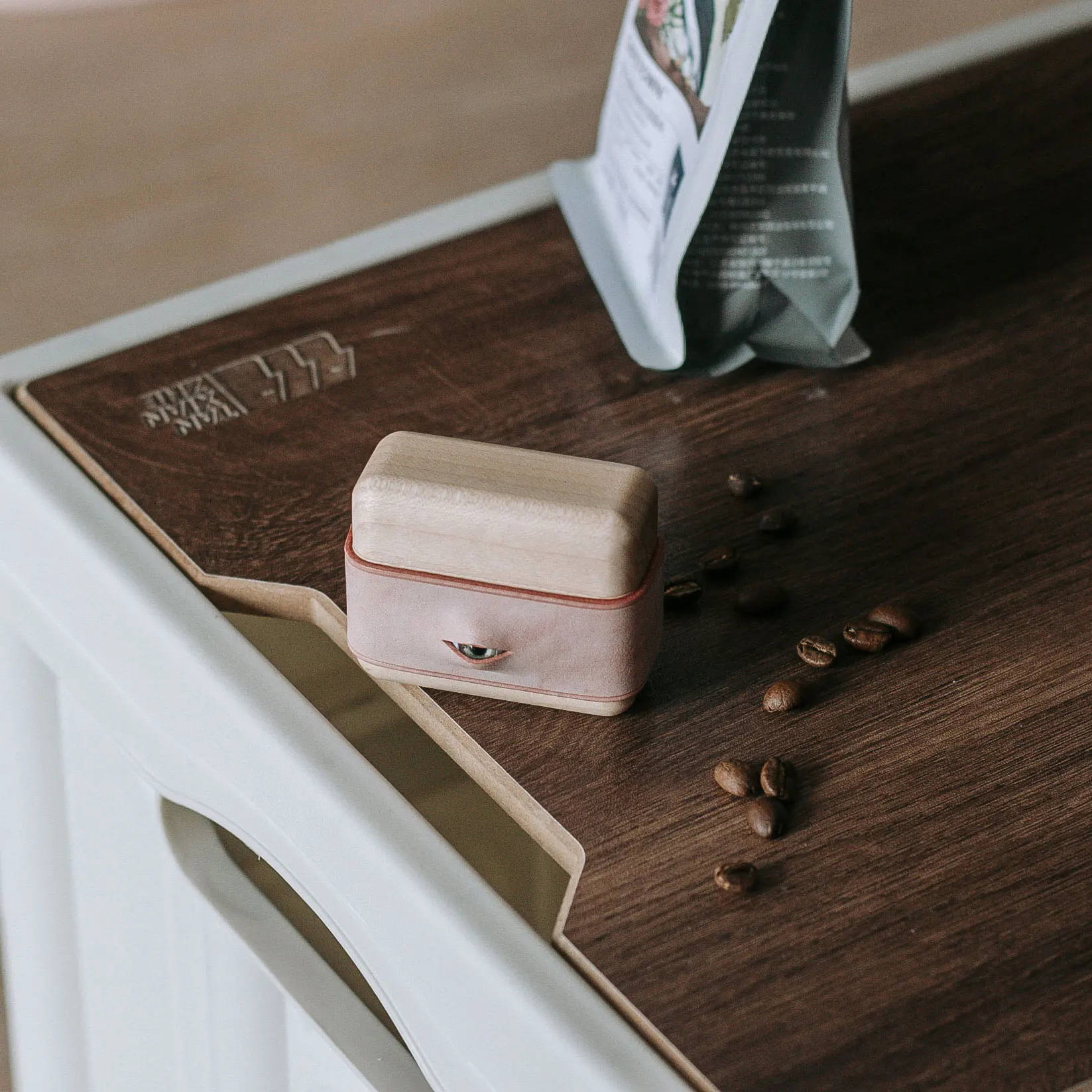 AirPods Pro と AirPods 砂嵐、どちらが本当の「日常の味」なのか？