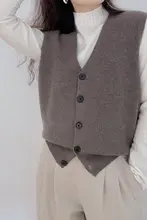上品なデザインのVネックニットベスト【ウール混・短丈・レトロ学院風】