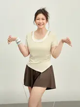 フィット感抜群のスポーツTシャツ【女性用・胸パッド付き・ヨガ・トレーニング対応】