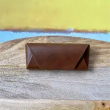 手作り風馬革PU製眼鏡ケース【角型・レトロデザイン・圧縮対応】