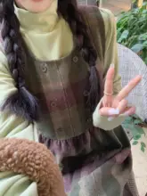秋冬向け ヴィンテージ風 グリーンチェック サロペットスカートとハイネックトップス【レディース・スリムフィット・学院風】（セットアップ対応）