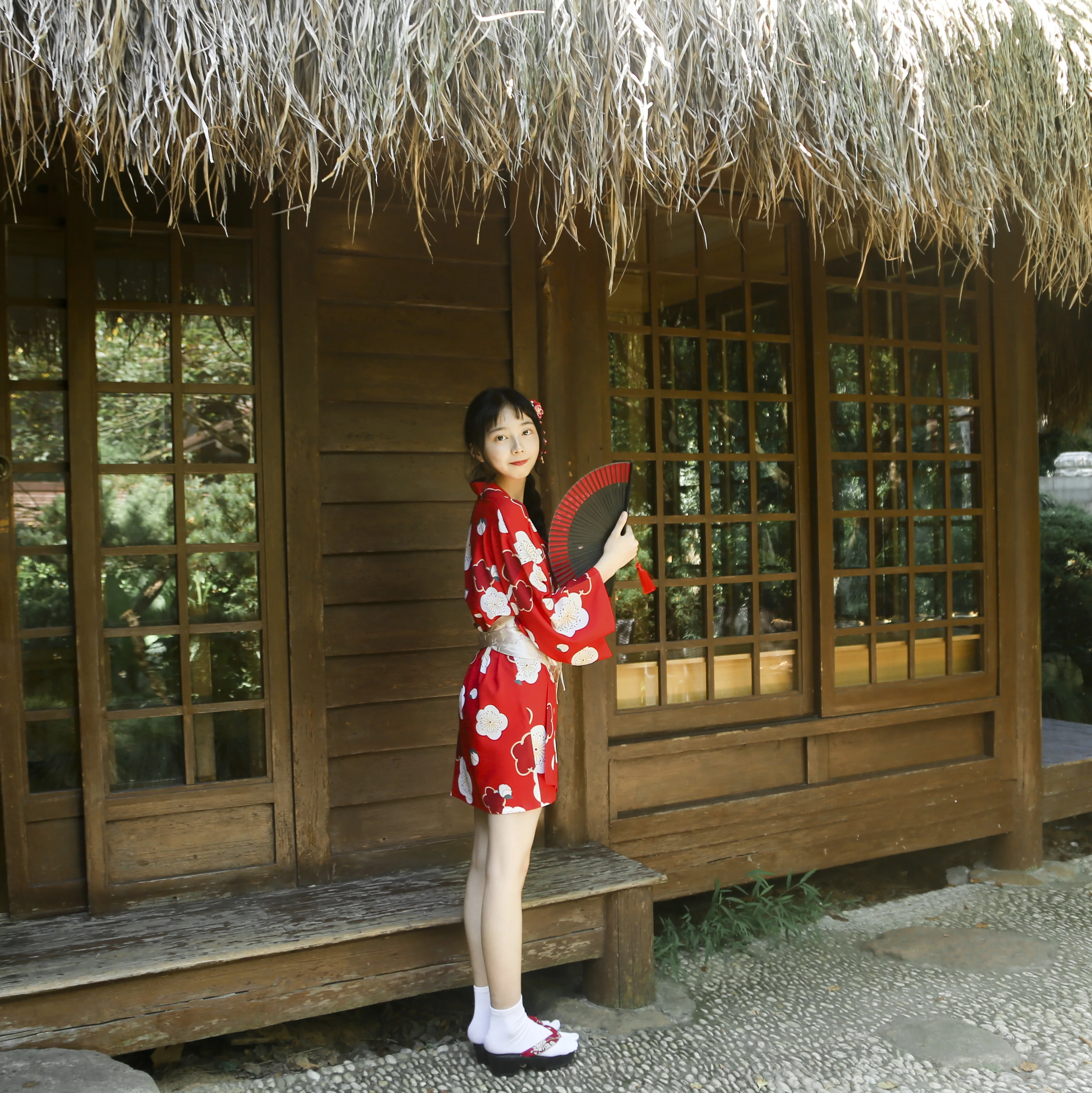 桜模様の和服を着るなら、どう選ぶ？古着オキドキとハナタバの違いを知れば、今すぐ手に入れるべきアイテムがわかる
