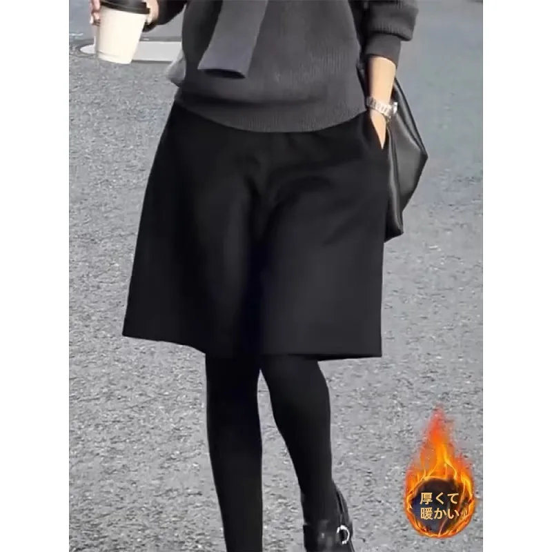50代に合うファッションアイテム：大きいサイズの厚手ウールショートパンツ【ブラック・ゆったりストレート・春用・カジュアル】