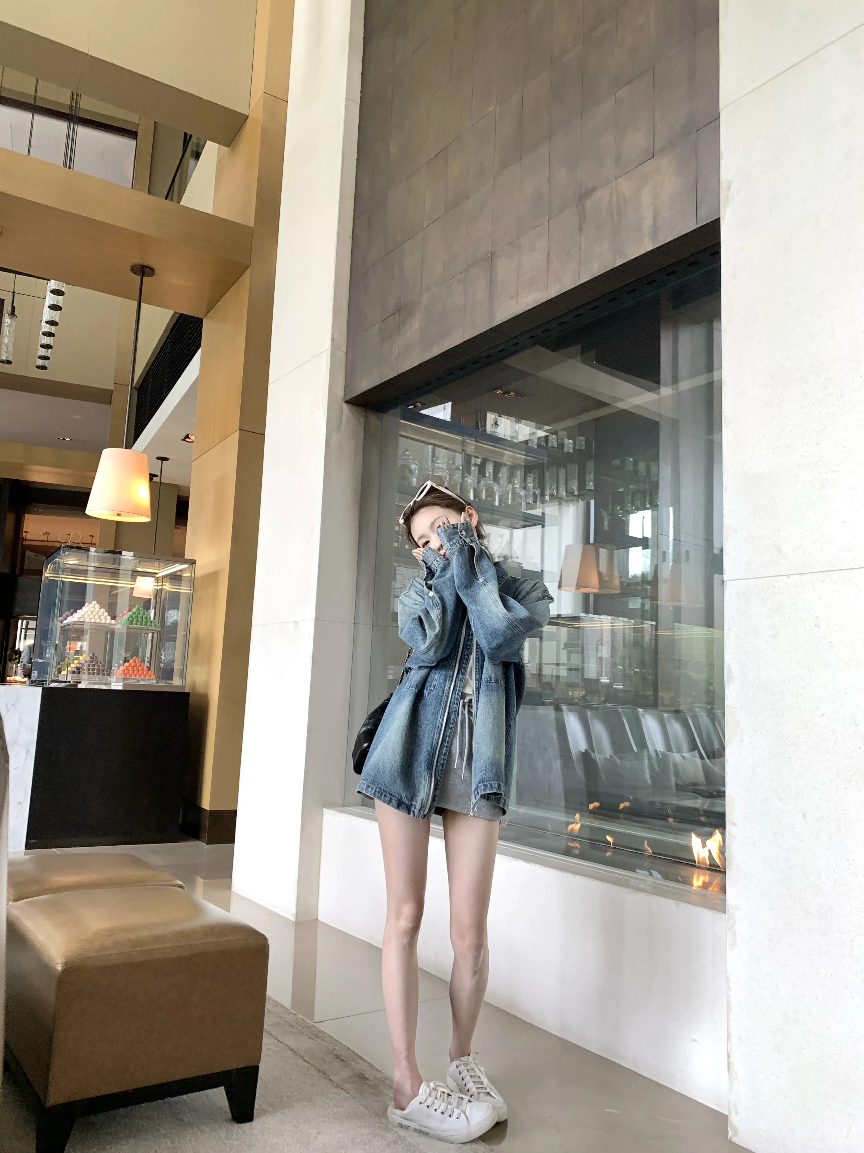COOLLINE グレーのレディーススカートパンツ：ウエスト60cmで実現するA字シルエット補正デザイン