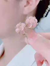 春夏用 ピンク桜デザインのイヤリング【小ぶり・トレンド感】