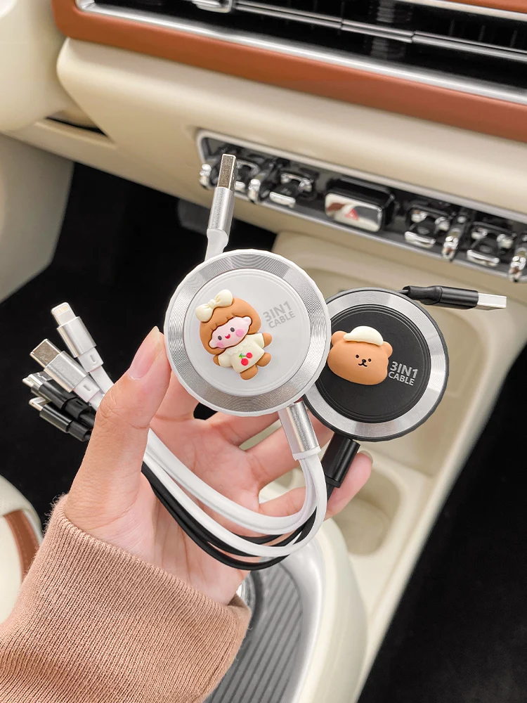 カーチャージャーとは何か：車載充電器3in1の仕組みと実用性を解説