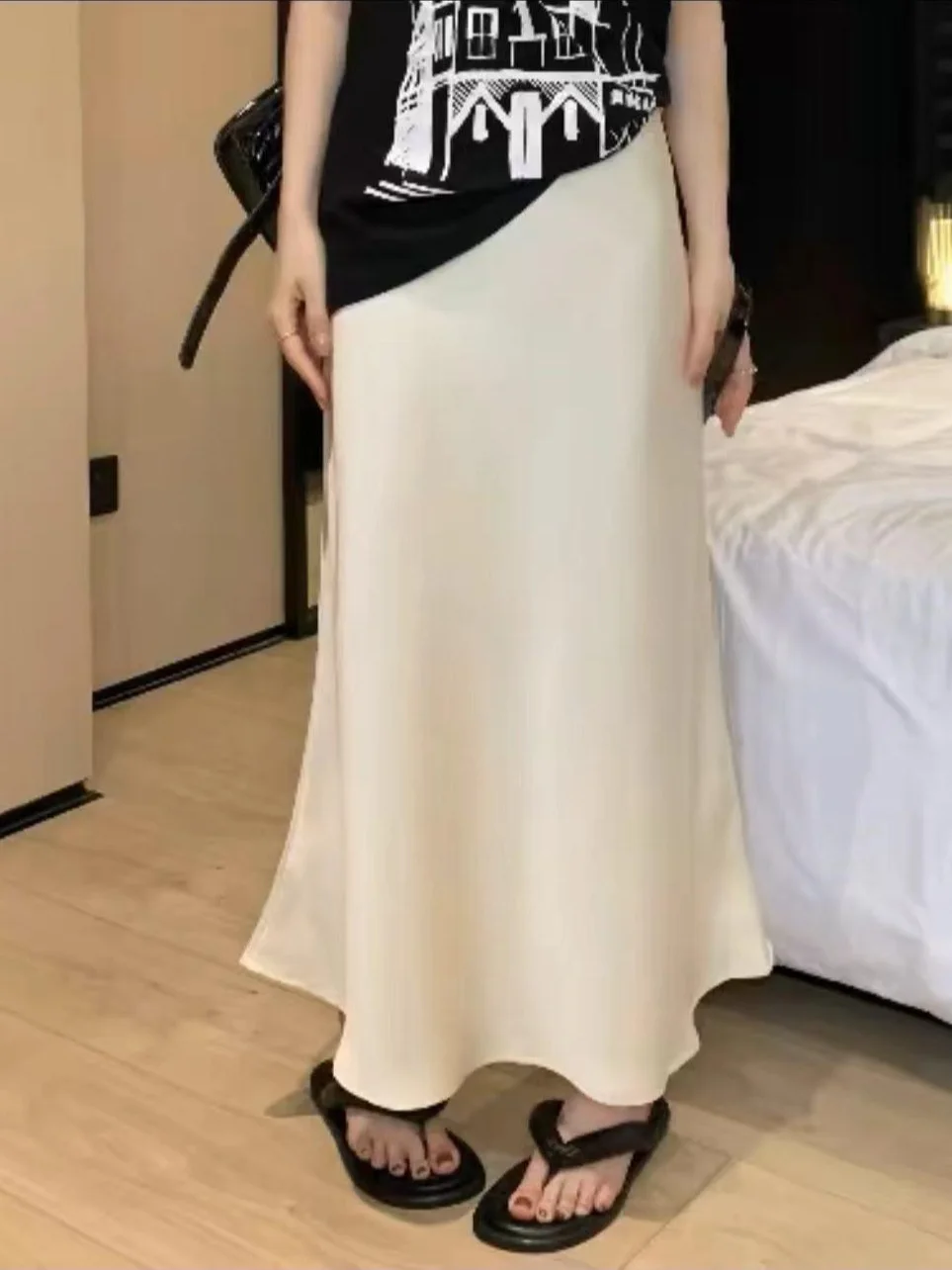 高身長女性が着るべき、抜け感のあるスカートはどこに？