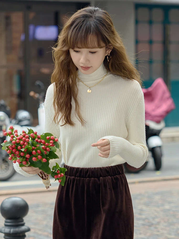大人可愛い服 40代コーデ - 高リブニットハイネックトップスのフィット感と素材特性