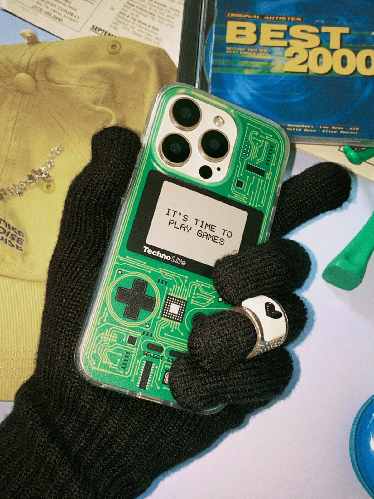 retroid pocket 5 は美式レトロデザインでiPhoneを保護しながら5G対応