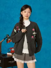 花刺繍デザインのカーディガン【レトロスタイル・女性用・秋冬用】