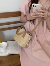 草編みの小型ハンドバッグ【カジュアル・リゾート用・ショルダーバッグ】