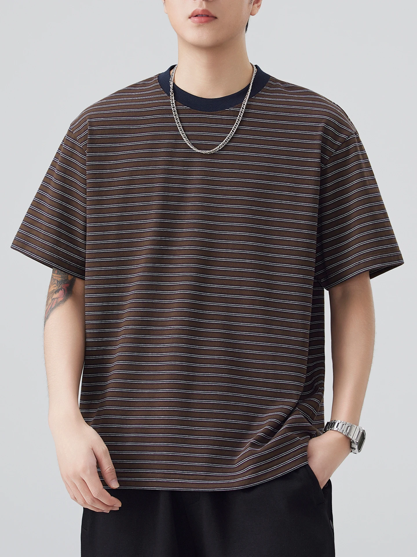 復古風ストライプ半袖Tシャツ：メンズ夏用ゆったり通気性モデルの実用性と選び方
