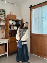 刺繍入りのゆったりシャツとベスト・デニムパンツのコーディネート（セットアップ対応）