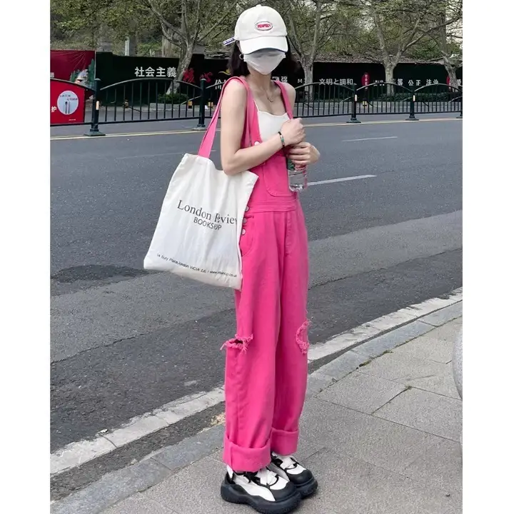 ピンクのデニムオーバーオール【夏用・フィット・小柄向け】（セットアップ対応）