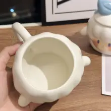 可愛いカートゥーンデザインの陶製マグカップ【ふた付き・美しいプレゼントに最適】