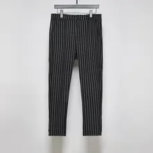 ストライプデザインの弾力性のあるテーパードパンツ【カジュアル・九分丈・男性用】