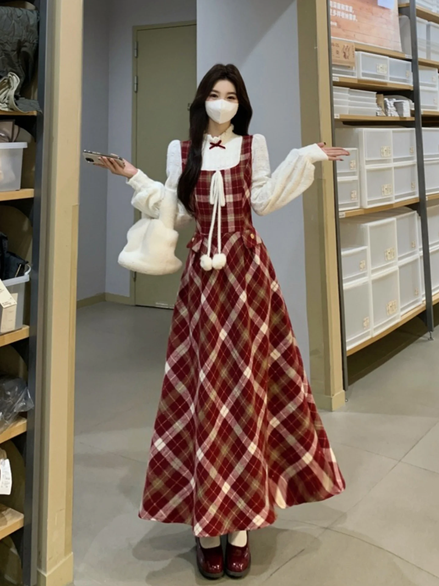 赤チェック 服の定義と実用性：レトロなウエストマークワンピースの使い方と特性