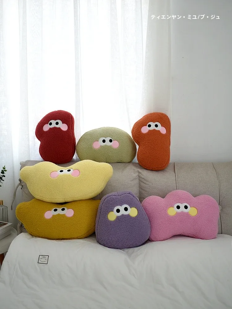 癒しのぬいぐるみ抱き枕：多機能で使える異形デザインのドーパミンカラー枕