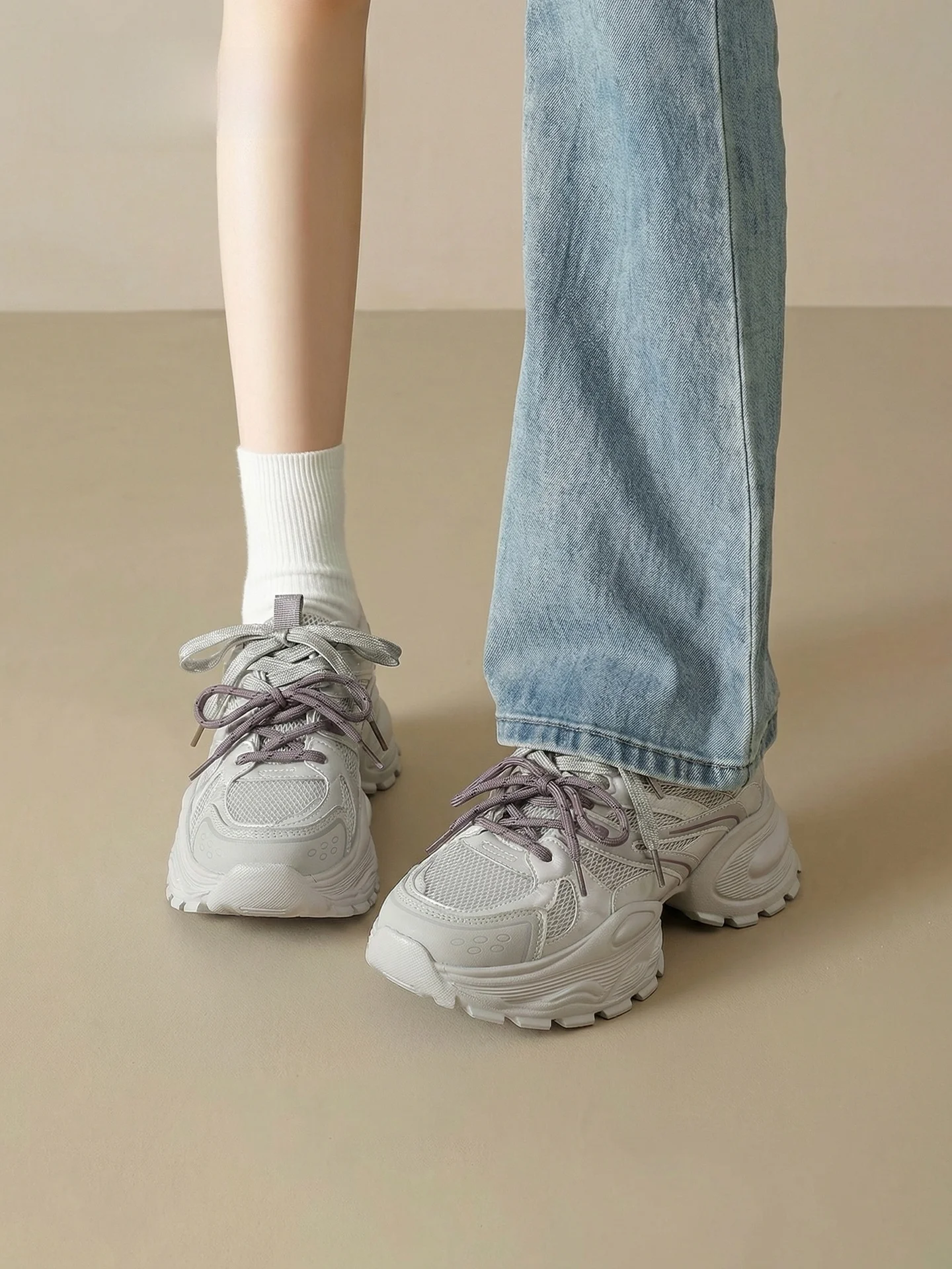 厚底パンプスが疲れない理由は？足に合わない靴を避けるための最適な選択肢とは？