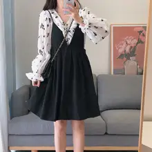 ヴィンテージ刺繍フレアスリーブVネックシャツ【花柄・ドローストリング・裾フリル】