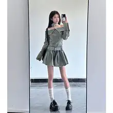 デザイン性の高いデニムオフショルダーワンピース【フレアスカート・ウエストシェイプ・秋用】（セットアップ対応）