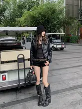 黒のデニムショートパンツ【春夏用・スリムフィット・ハイウエスト】（セットアップ対応）