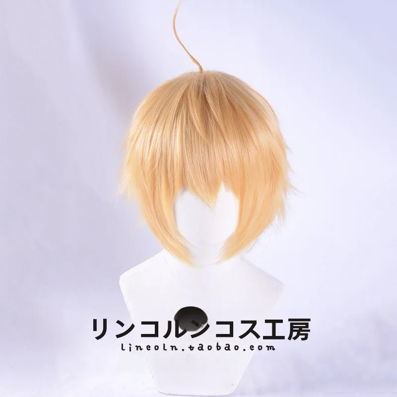 ショートカット 髪色を変えるのはどうする？コスプレウィッグで新しい自分を発見する