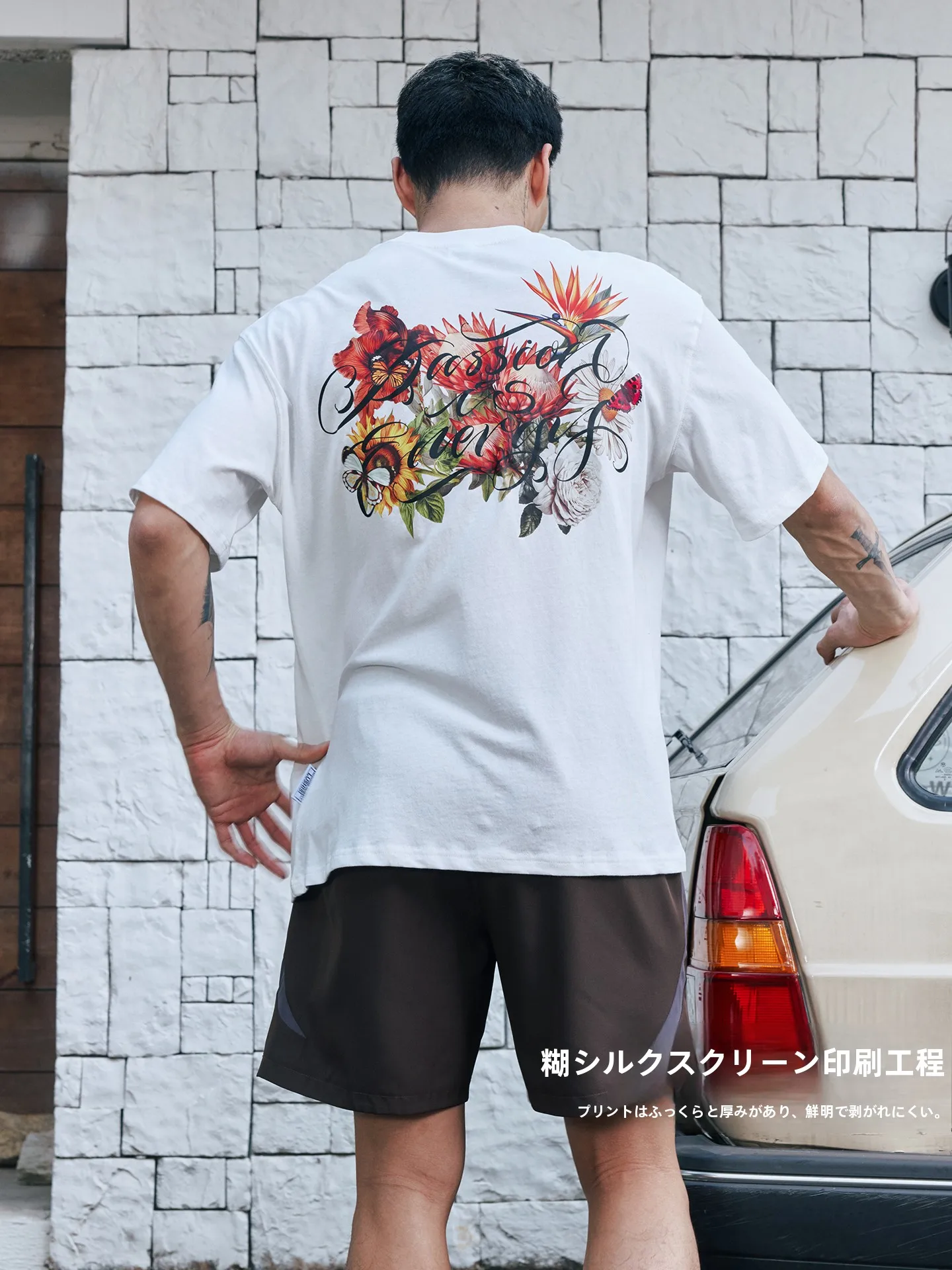 花柄プリントの夏用Tシャツ：サイズ感と価格帯を比較した実際の購入ガイド