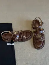 柔らかい羊革製 フレンチスタイルのレトロなオープントゥサンダル【粗いヒール・夏用・海辺でのリゾートシューズ】