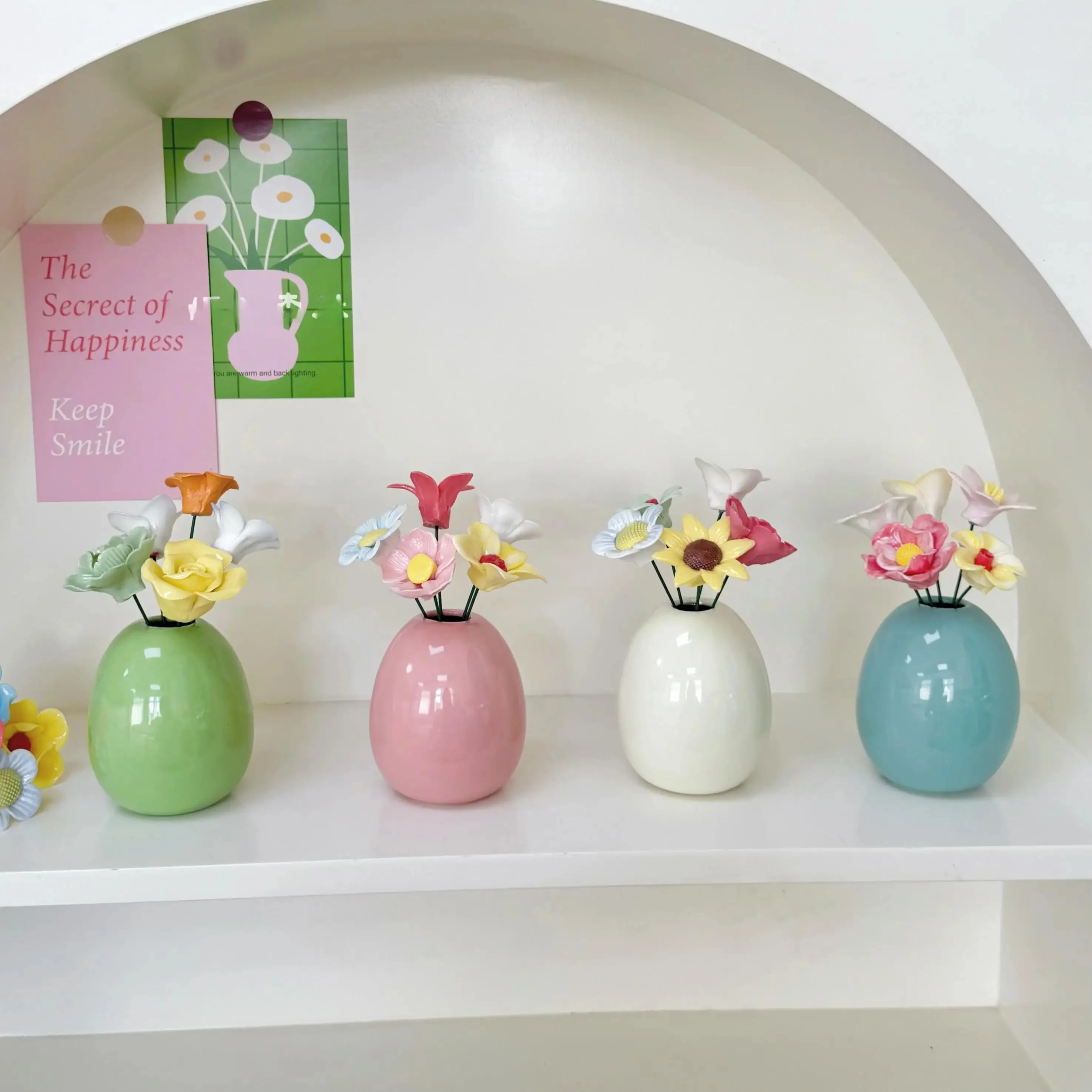 手作り陶器の花：クリームスタイルインテリア用小花瓶の使い方と特性