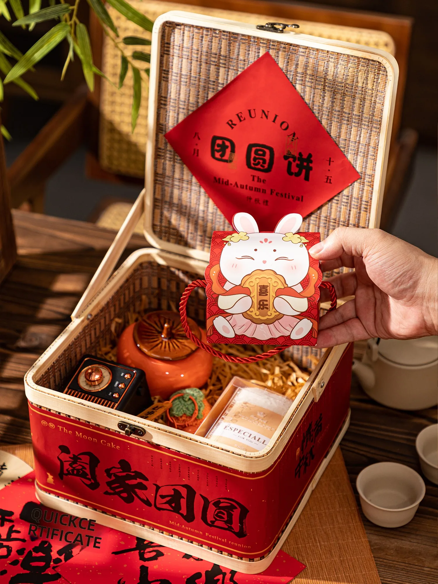 うさぎのデザインで心を癒す中秋月餅ギフト、どう選ぶ？