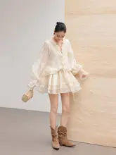 シフォン素材のフリル付きワンピース【フィット・エレガントデザイン】