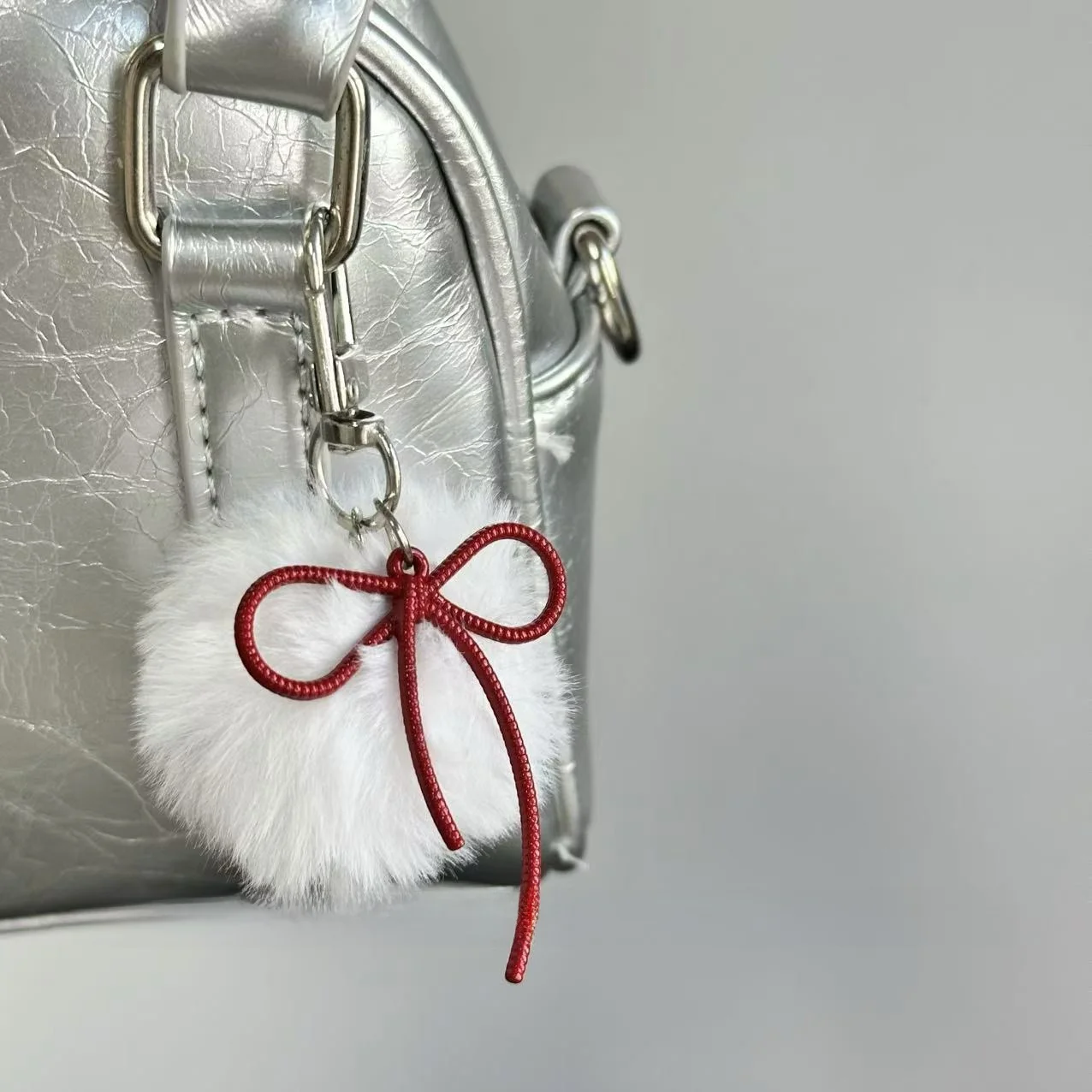 Keychain iOS と AirPods の関係を知る前に、このペンダントがどうやって私たちの日常を彩っているのか？