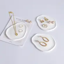 石膏製の白いジュエリートレイ【アクセサリー展示用・イヤリング・ネックレス・リング用】