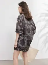 リゾートスタイルのレトロペイズリー柄シャツとショートパンツ【夏用・女性用・セットアップ対応】