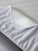 耳元で爽やか！シンプルな北欧デザインの涼感マット（セットアップ対応）