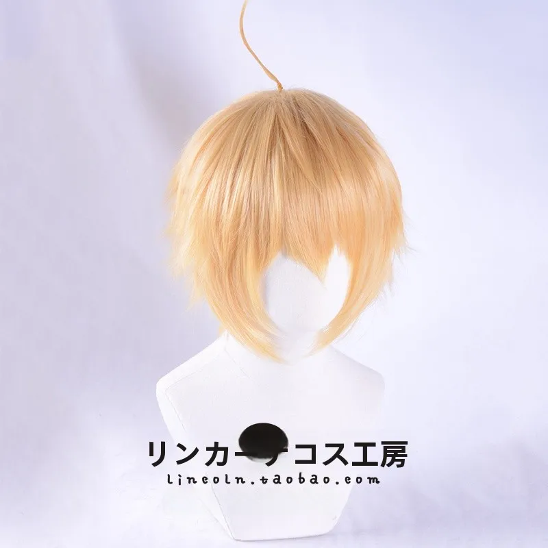 ショートカット 髪色を変えるのはどうする？コスプレウィッグで新しい自分を発見する
