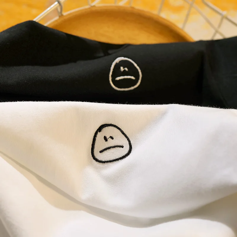 刺繍デザインのカジュアルコットンTシャツ：夏用の男女兼用短袖スタイルを徹底解説