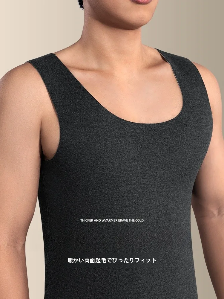 羊毛素材の保温インナーシャツ：ズボンに入れるTシャツとしての最適な選択肢とは