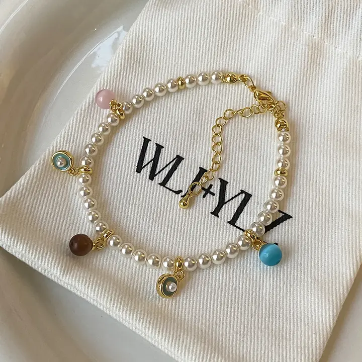 珍珠のブレスレット【軽やかで高級感のあるデザイン・おしゃれなアクセサリー】