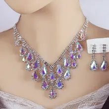 華やかな水晶のフルダイヤモンドネックレスとイヤリング【結婚式用・高級デザイン】（セットアップ対応）