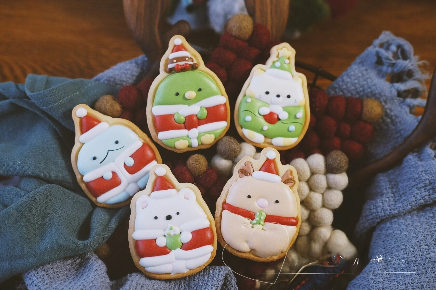 クリスマスクッキー型アドベントカレンダー キット：かわいいサンタや生物デザインで手土産に最適な手作りセット