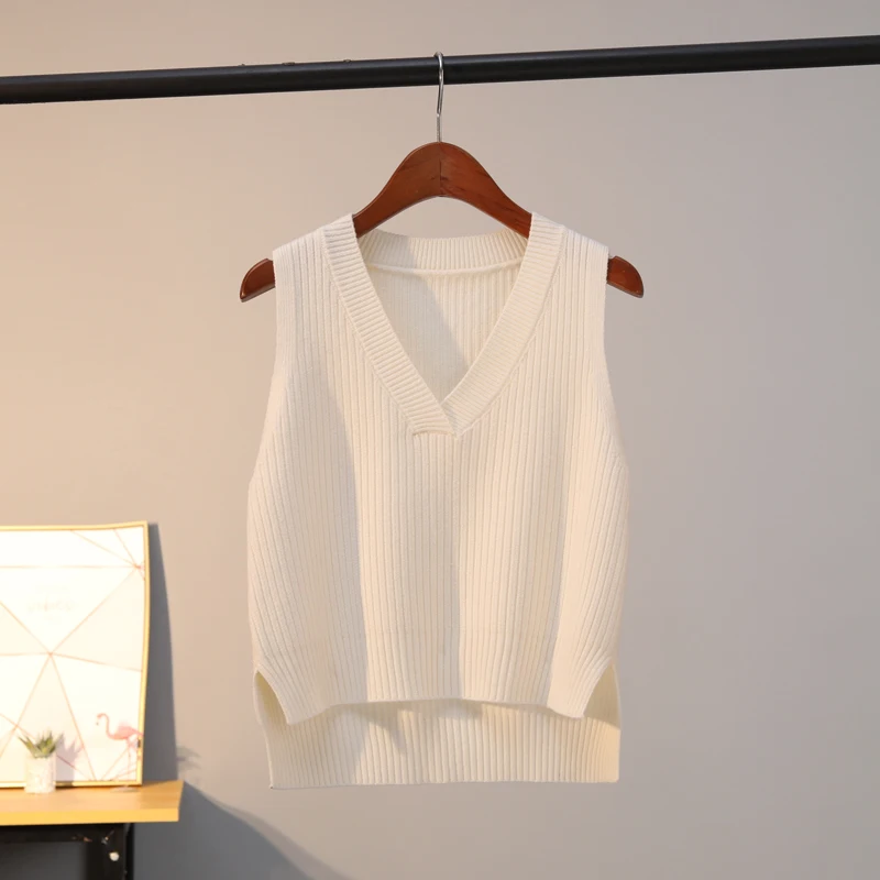 ニットカーディガン コーデの完全ガイド｜前短後長Vネックが解決する着こなしの悩み
