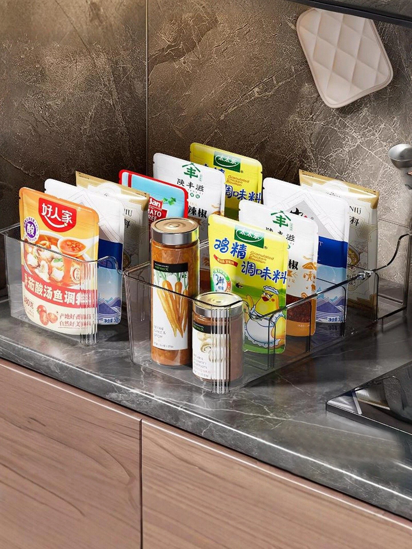 キッチンの調味料収納に悩んでいるなら、この1つのアイテムが救うの？