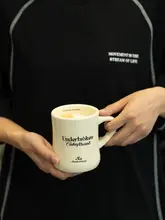 Underbroken(UDBK) 限定デザインの腰細マグカップ【レトロスタイル・陶器製】